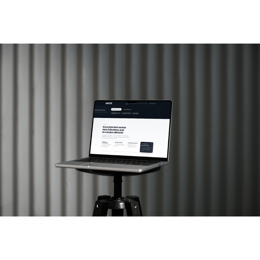 Création du site vitrine Arcos présenté sur ordinateur portable